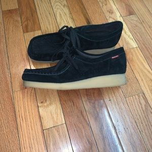 Black Clark’s Wallabees